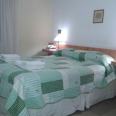 Iberia Hotel Olascoaga Neuquén Buitenkant foto