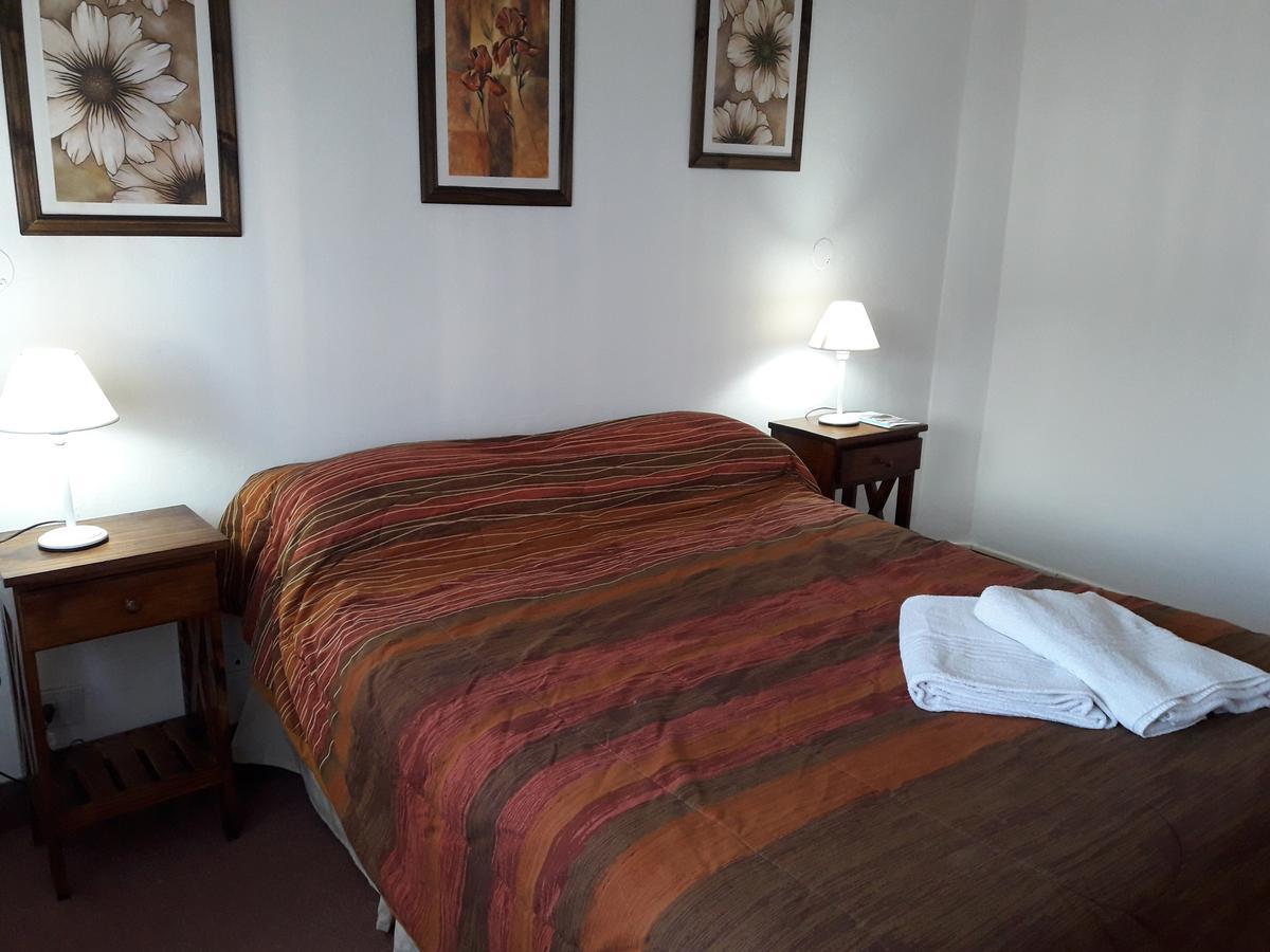 Iberia Hotel Olascoaga Neuquén Buitenkant foto