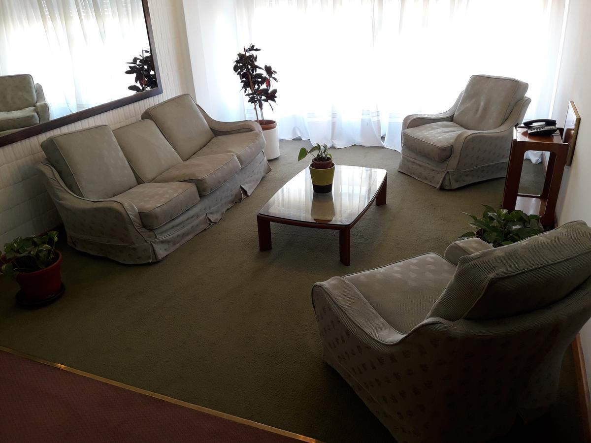 Iberia Hotel Olascoaga Neuquén Buitenkant foto